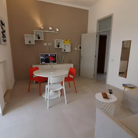 Aura A Otranto